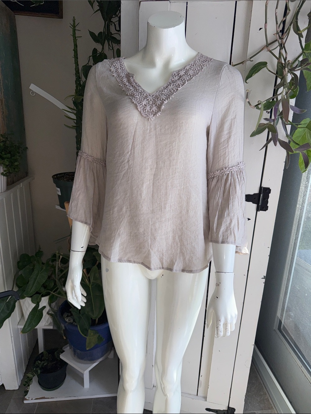 Suzy Shier boho-style crinkle blouse crochet-lace V-neckline bell sleeves